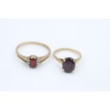 2 x 9ct gold vintage gemstone dress rings inc. garnet & clear gemstone (3.6g)