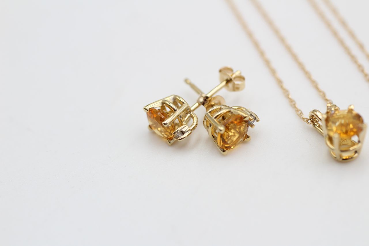 2 x 14ct gold gemstone & diamond pendant necklace & stud earrings set (1.9g) - Image 2 of 4