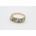 9ct gold topaz & white sapphire dress ring (2.8g)