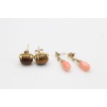 2 x 9ct gold earrings inc. tigers eye, coral, stud (3.7g)