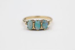 9ct Gold opal trilogy ring (as seen) 2.2 grams gross, ring size O