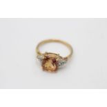 9ct gold vintage rainbow topaz & diamond seven stone dress ring (2.2g)