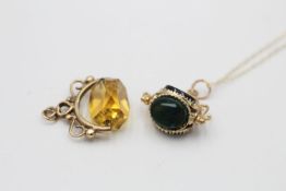 2 x 9ct gold antique fobs inc. chain, yellow paste, carnelian, onyx (6.7g)