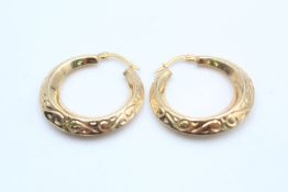 9ct gold etched hoop earrings by UNOAERRE (3.1g)