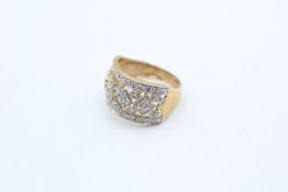 9ct gold diamond cluster dress ring (3.3g)