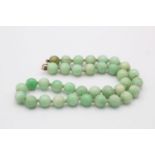 9ct gold vintage green quartz beads single strand necklace (47.8g)