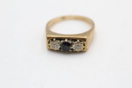 9ct gold vintage sapphire & diamond three stone ring (4g)