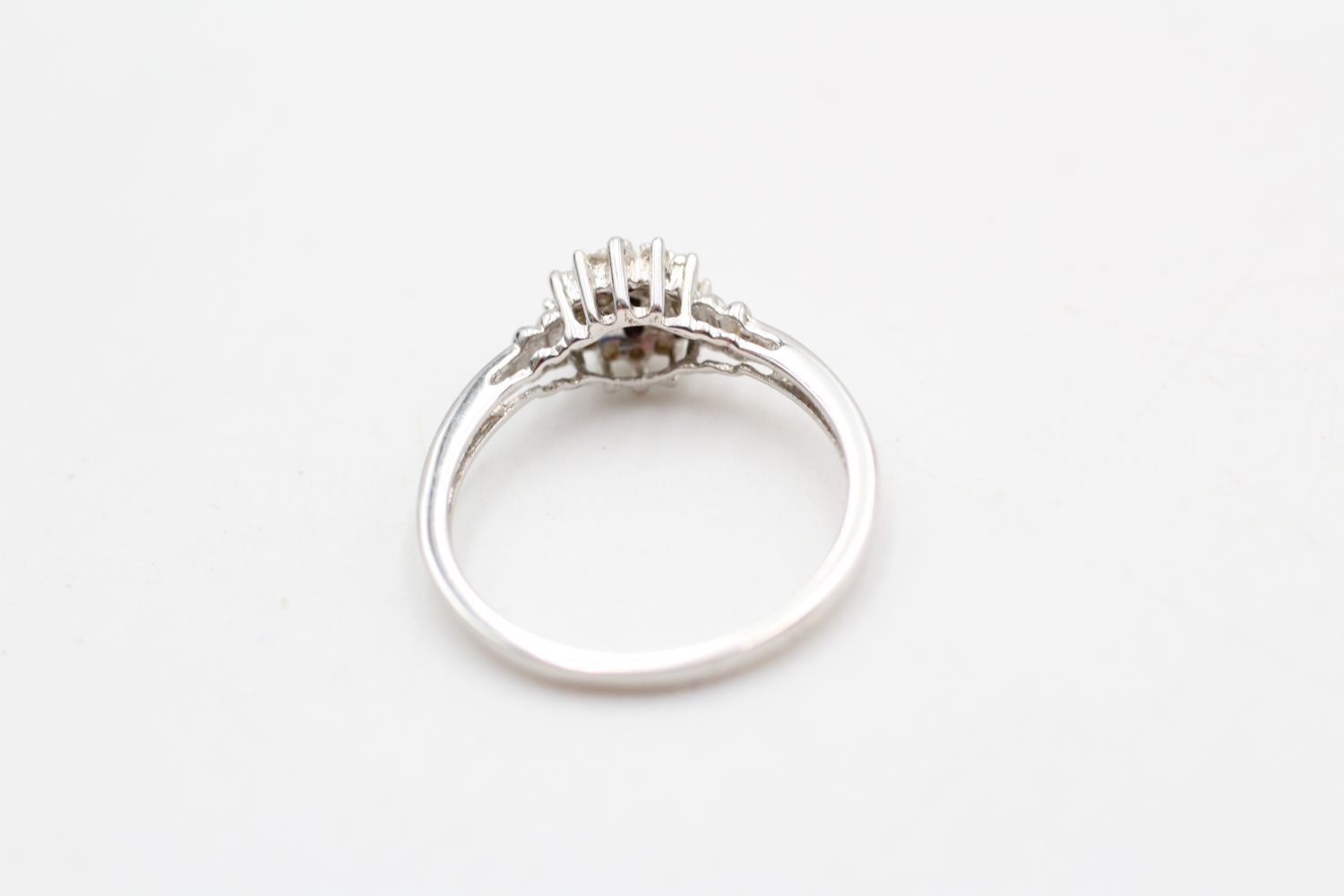 9ct white gold diamond cluster ring (2.1g) - Image 5 of 5