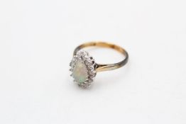 9ct gold vintage opal & diamond halo ring (2.2g)