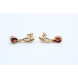 9ct gold vintage garnet teardrop earrings (2.8g)