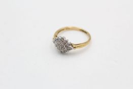 9ct gold diamond floral cluster ring (2.3g)