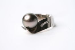 Thai Pearl & Diamond Ring, 14ct white gold, size P, 12.9g.