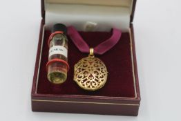 9ct gold vintage perfume diffuser locket necklace (7.6g)