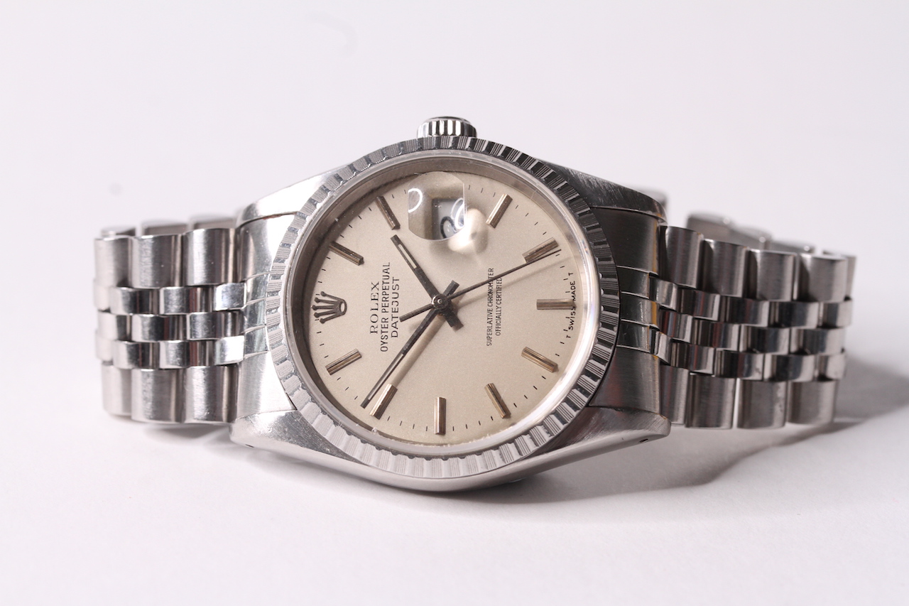 VINTAGE ROLEX DATEJUST IVORY/CREAM DIAL REFERENCE 16220, circular ivory/cream dial with baton hour