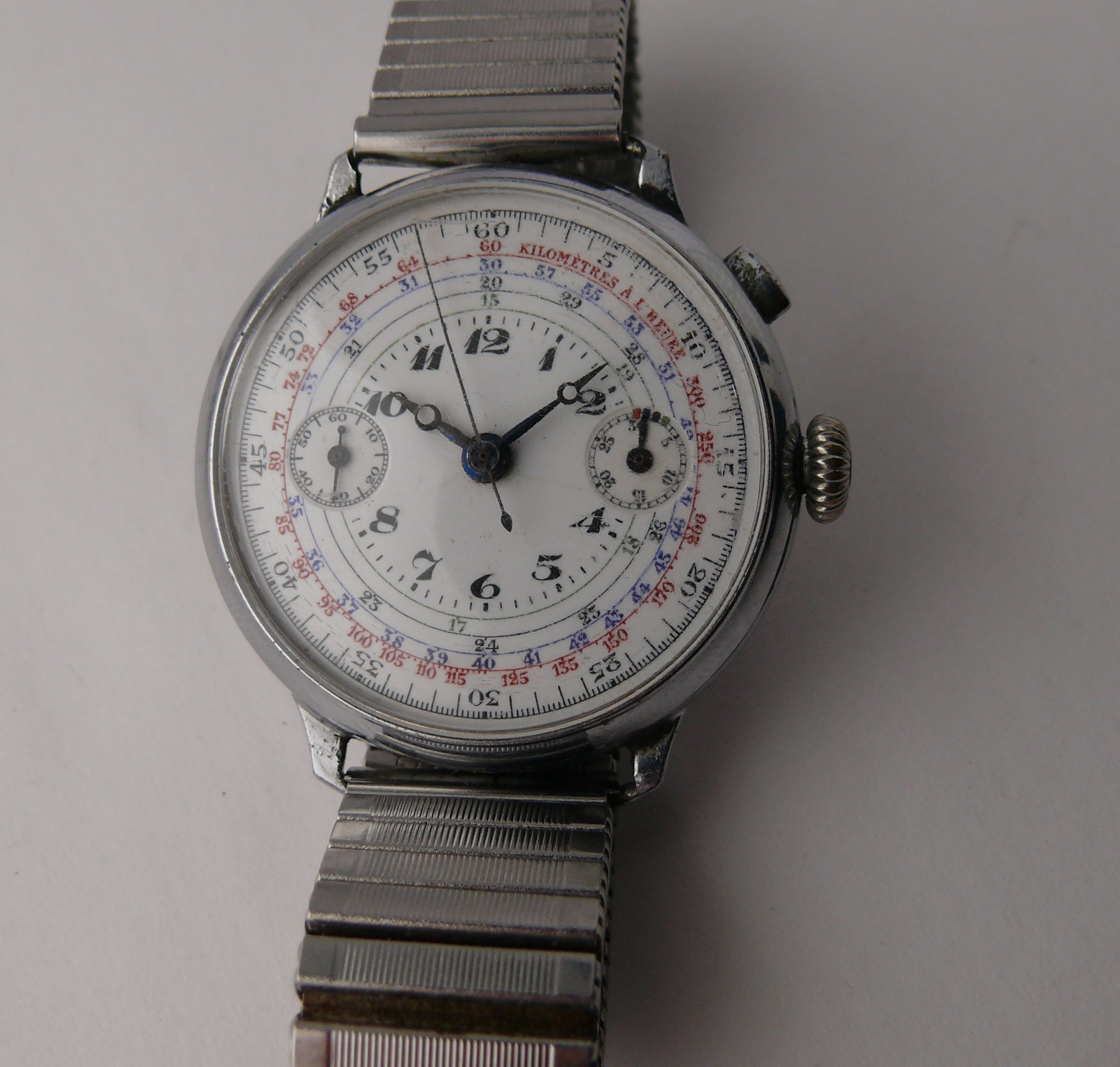 Vintage Porcelain Enamel Dial Monopusher Chronograph Wristwatch Circa 1940s, well preserved - Image 4 of 12