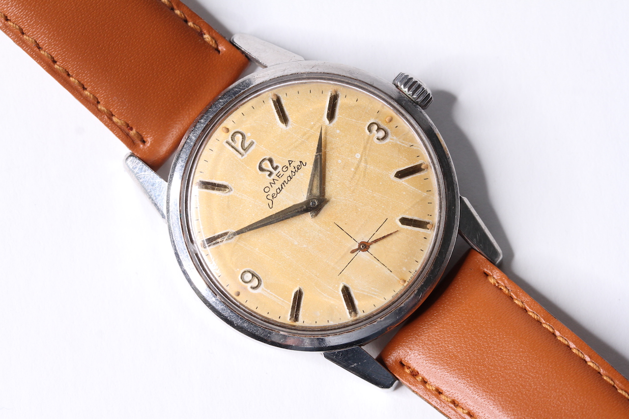 VINTAGE OMEGA SEAMASTER REFERENCE 14389-9CSP CIRCA 1960s, circular cream dial with baton and