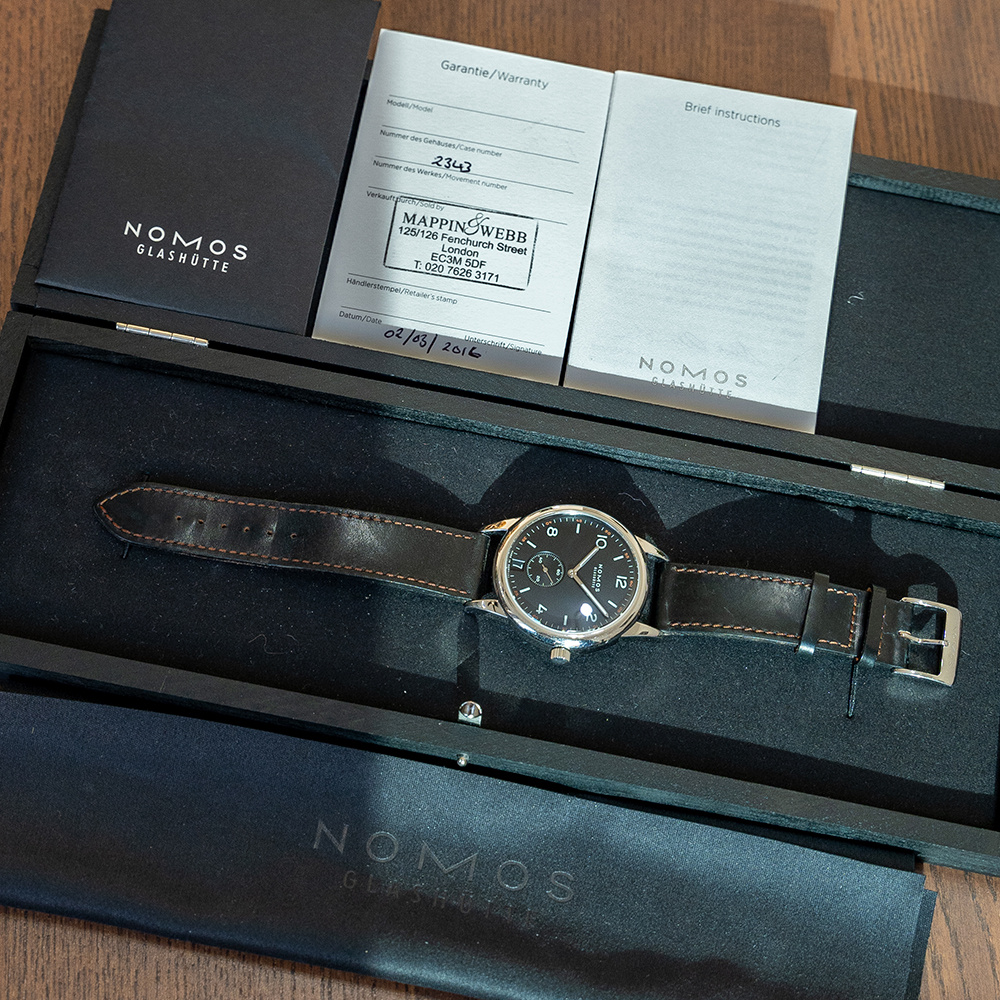 GENTLEMAN'S NOMOS CLUB DATUM DUNKEL REF. 774, MARCH 2016 BOX AND PAPERWORK, 41.5MM CASE, circular - Image 2 of 3