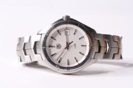 TAG HEUER LINK QUARTZ WATCH, circular off-white striped dial, baton hour markers, date function at 3