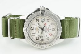 GENTLEMENS BREITLING COLT GMT CHRONOMETER WRISTWATCH W/ BOX & PAPERS, circular silver dial with hour