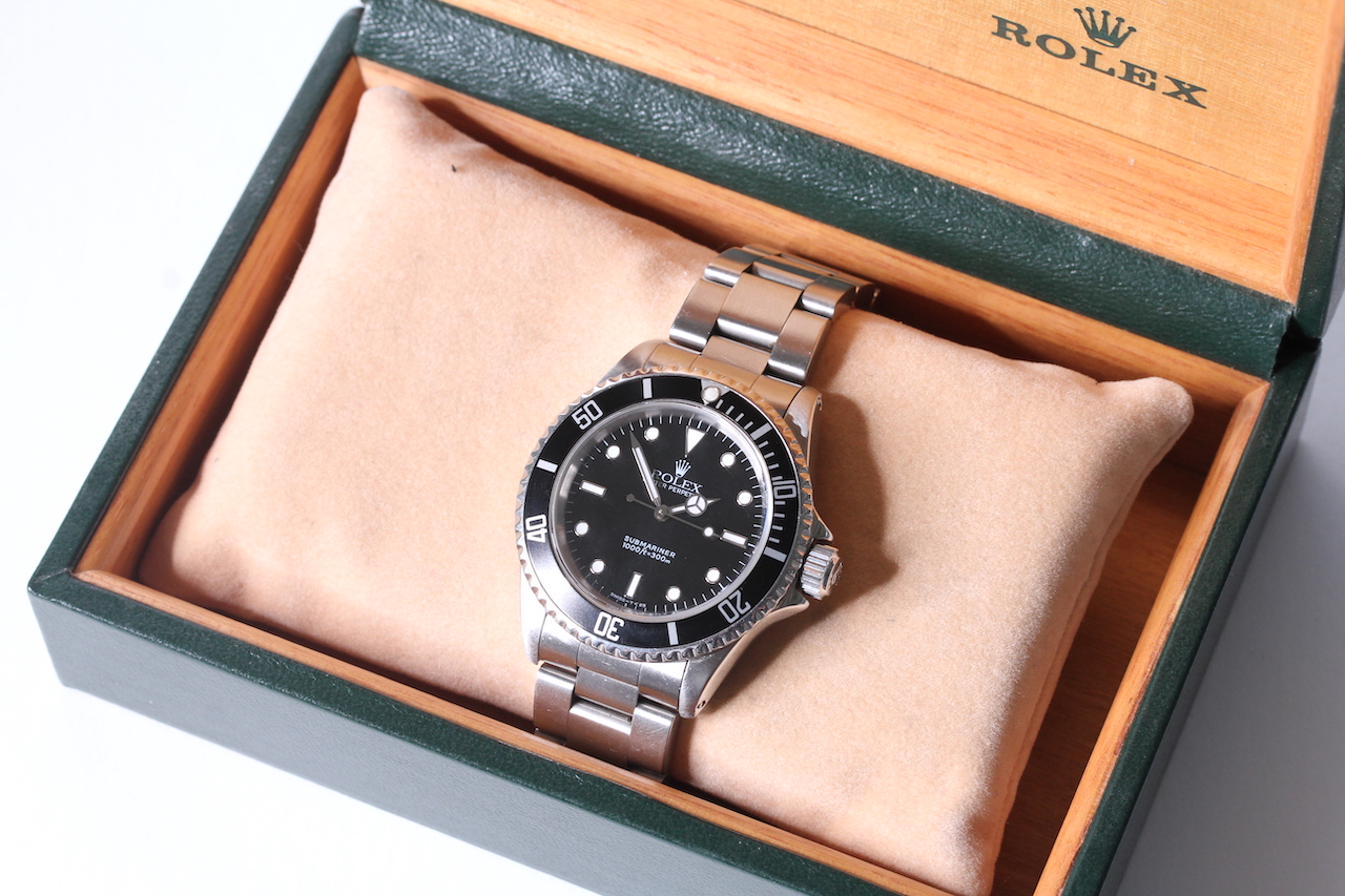 ROLEX OYSTER PERPETUAL SUBMARINER REFERENCE 14060 FULL SET CIRCA 1993 / 94, circular black dial, - Image 5 of 8