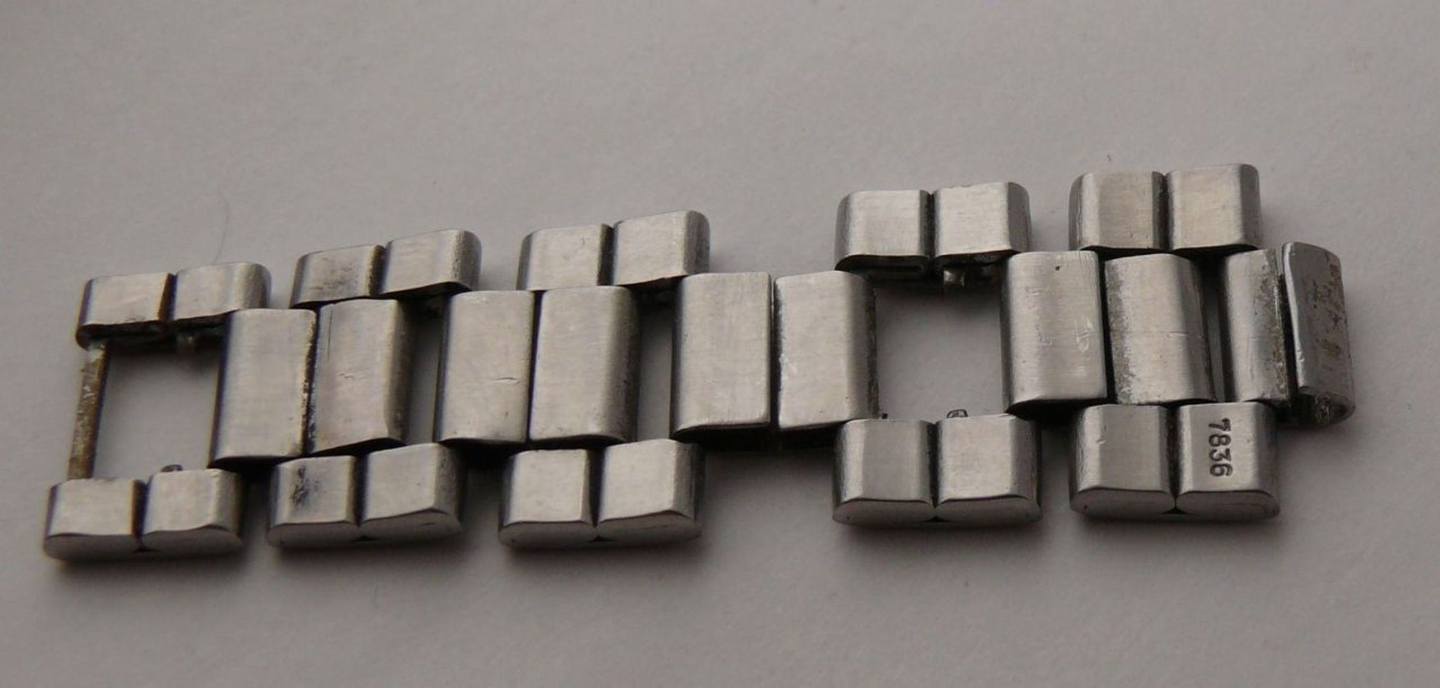 Section of Vintage Rolex 20mm 7836 Bracelet links Parts 1016 1675 1655. - Image 3 of 4