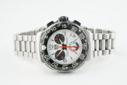 GENTLEMENS TAG HEUER FORMULA 1 CHRONOGRAPH WRISTWATCH, circular white triple register dial with
