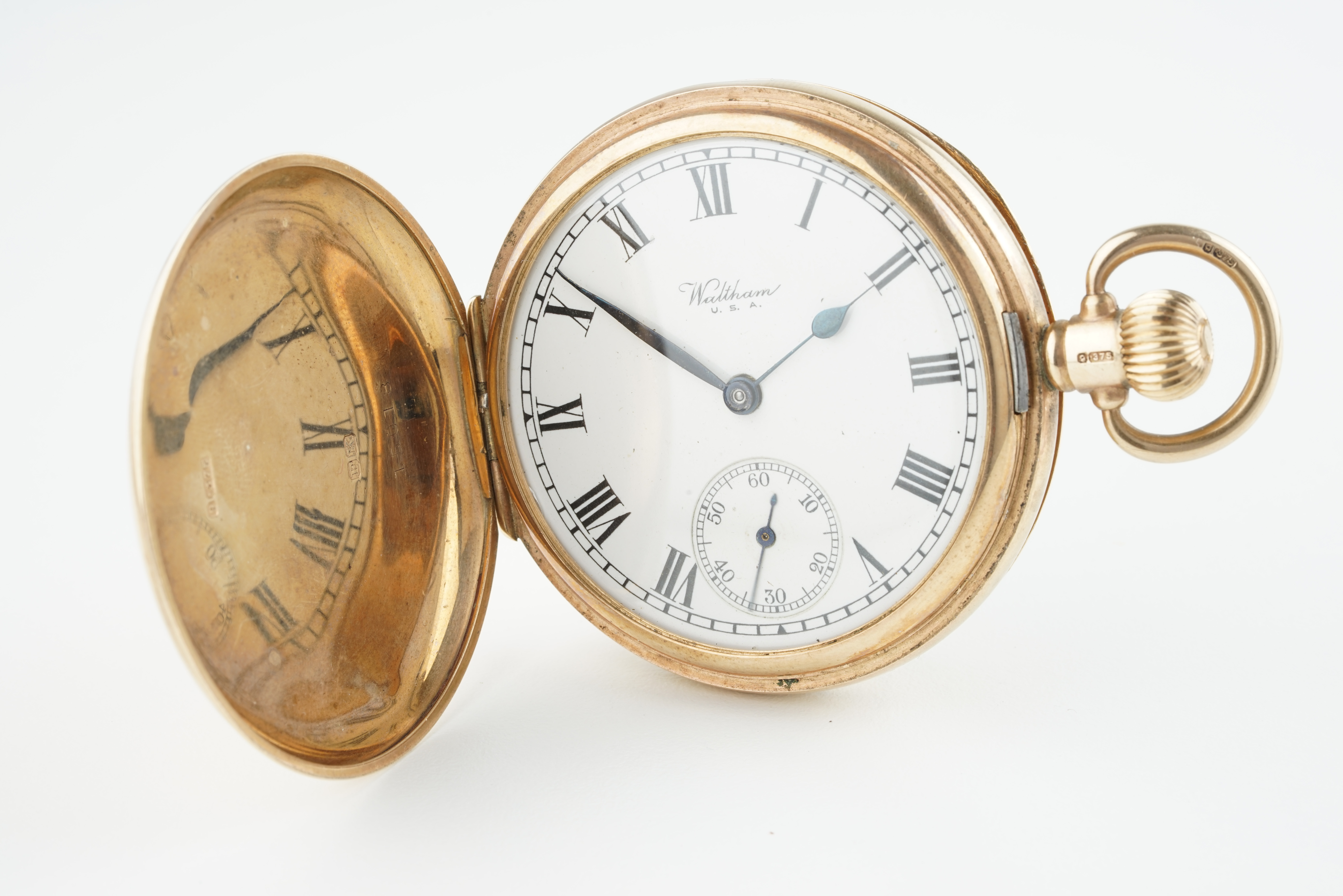 VINTAGE WALTHAM 9CT GOLD POCKET WATCH, circular white dial with roman numeral hour markers and