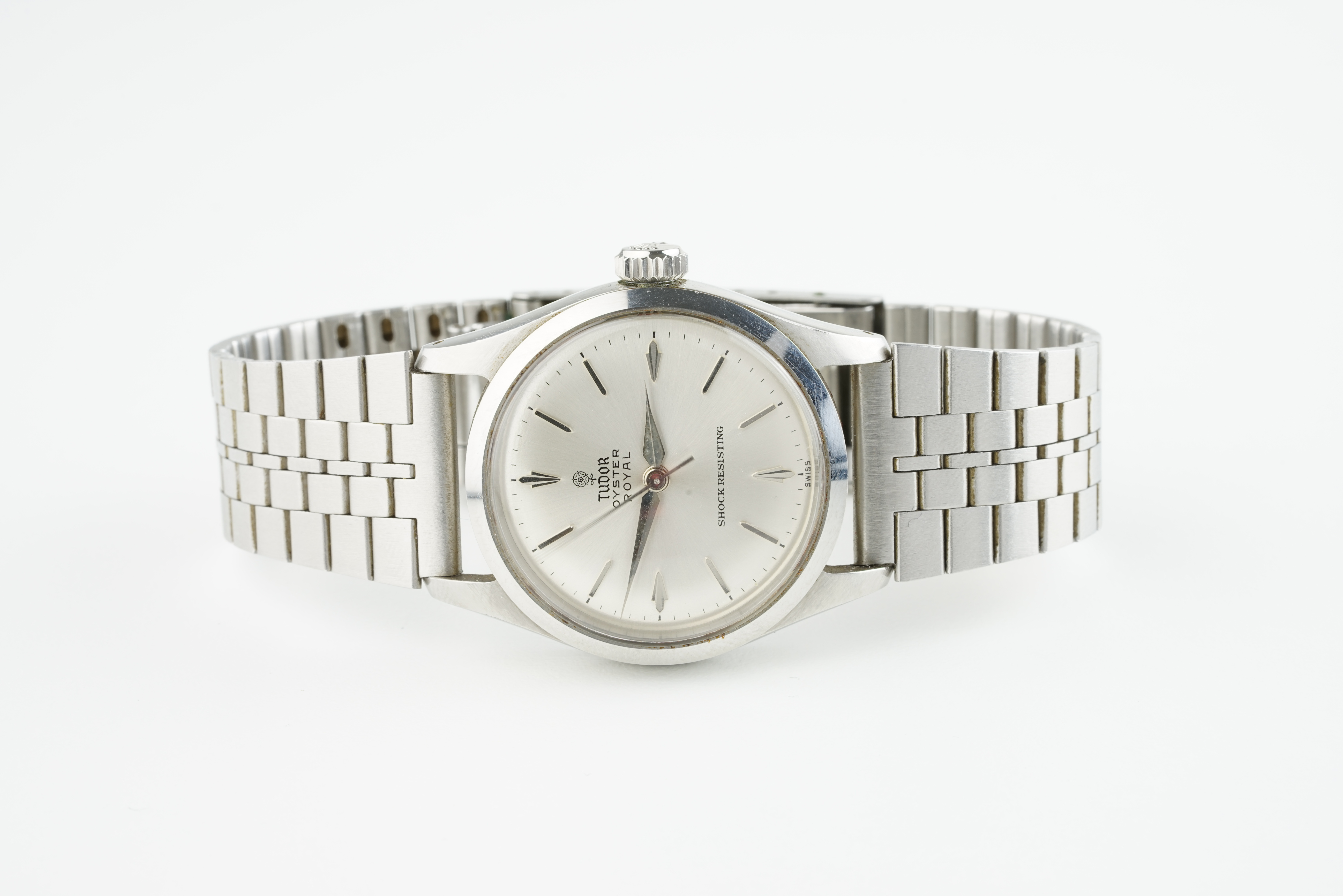 GENTLEMENS TUDOR OYSTER ROYAL WRISTWATCH, circular silver dial with applied sliver hour markers