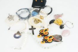 MIXED GROUP OF STERLING SILVER JEWELLERY PIECES, includes pendants, bracelets, earrings, gem set,