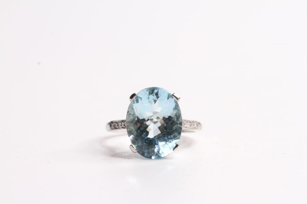 Oval Aquamarine Ring, 4 claw set, pave set diamond shoulders, stamped platinum, aquamarine 5.30ct,