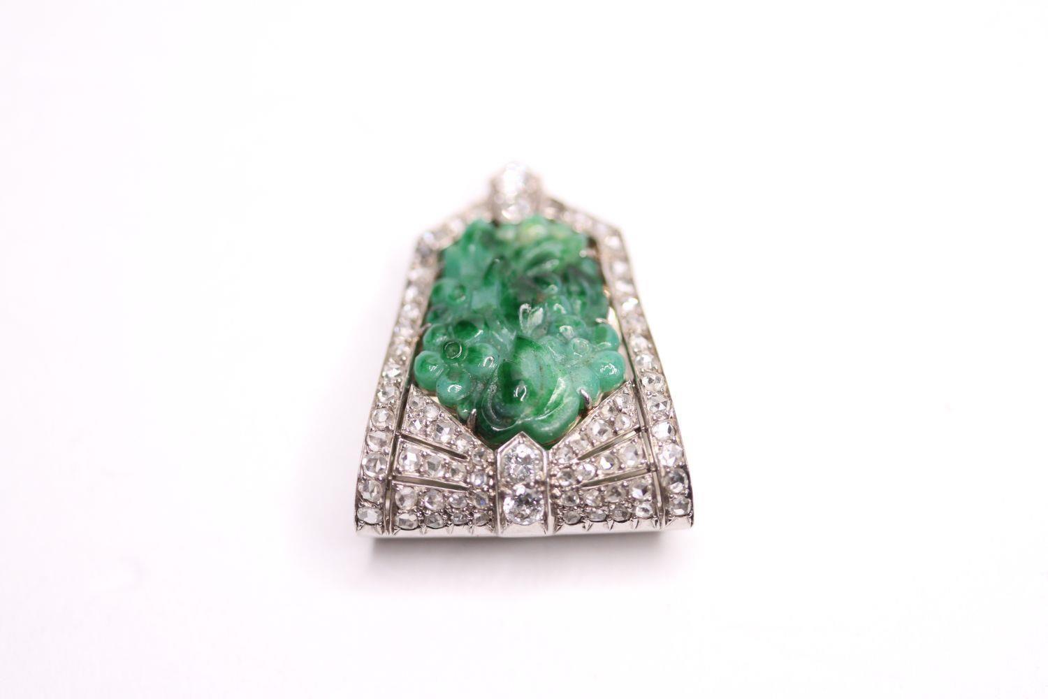 Jade & Diamond La Cloche Feres Clip, 30 x 24.5mm, stamped lacloche feres, please note that 1 diamond - Image 2 of 10