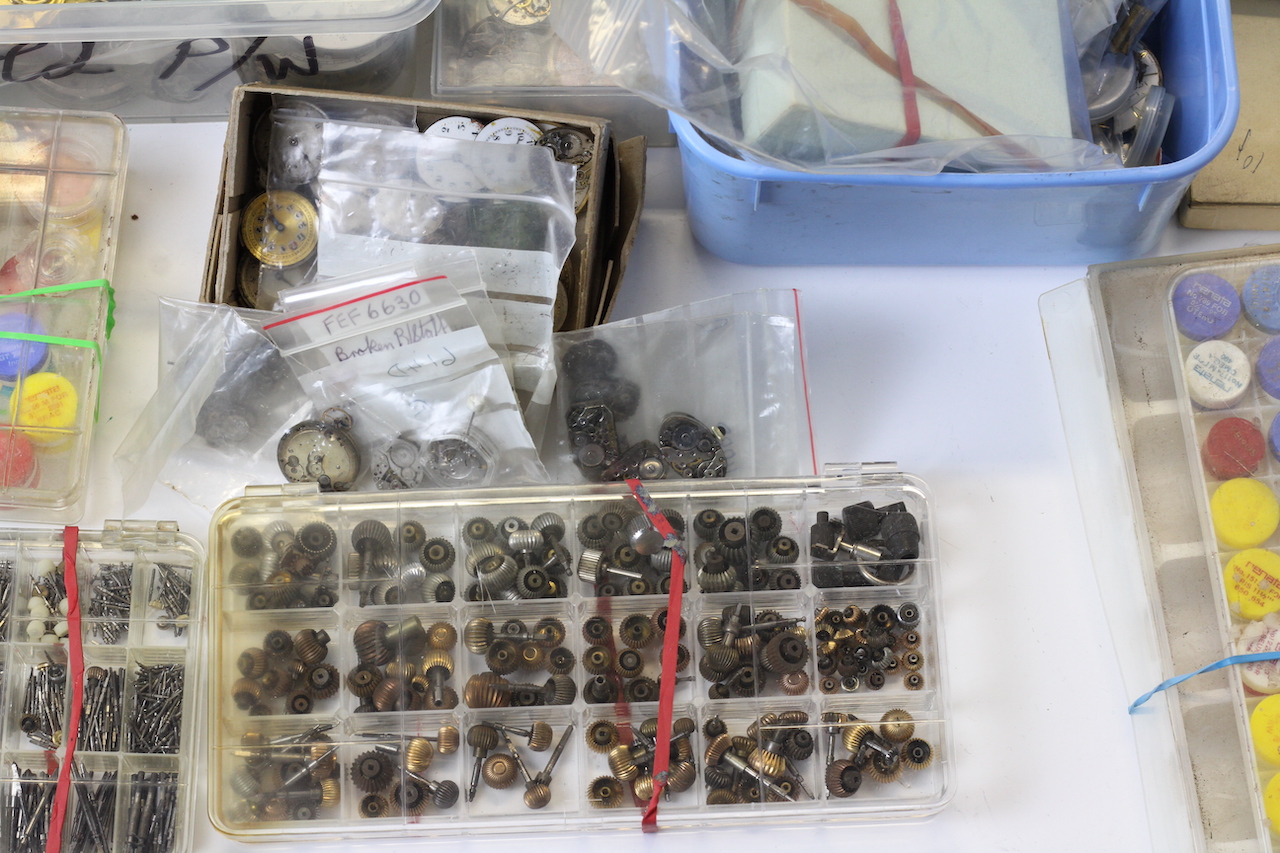 * TO BE SOLD WITHOUT RESERVE* A large box of vintage watch parts, dials and movements, including - Image 2 of 7