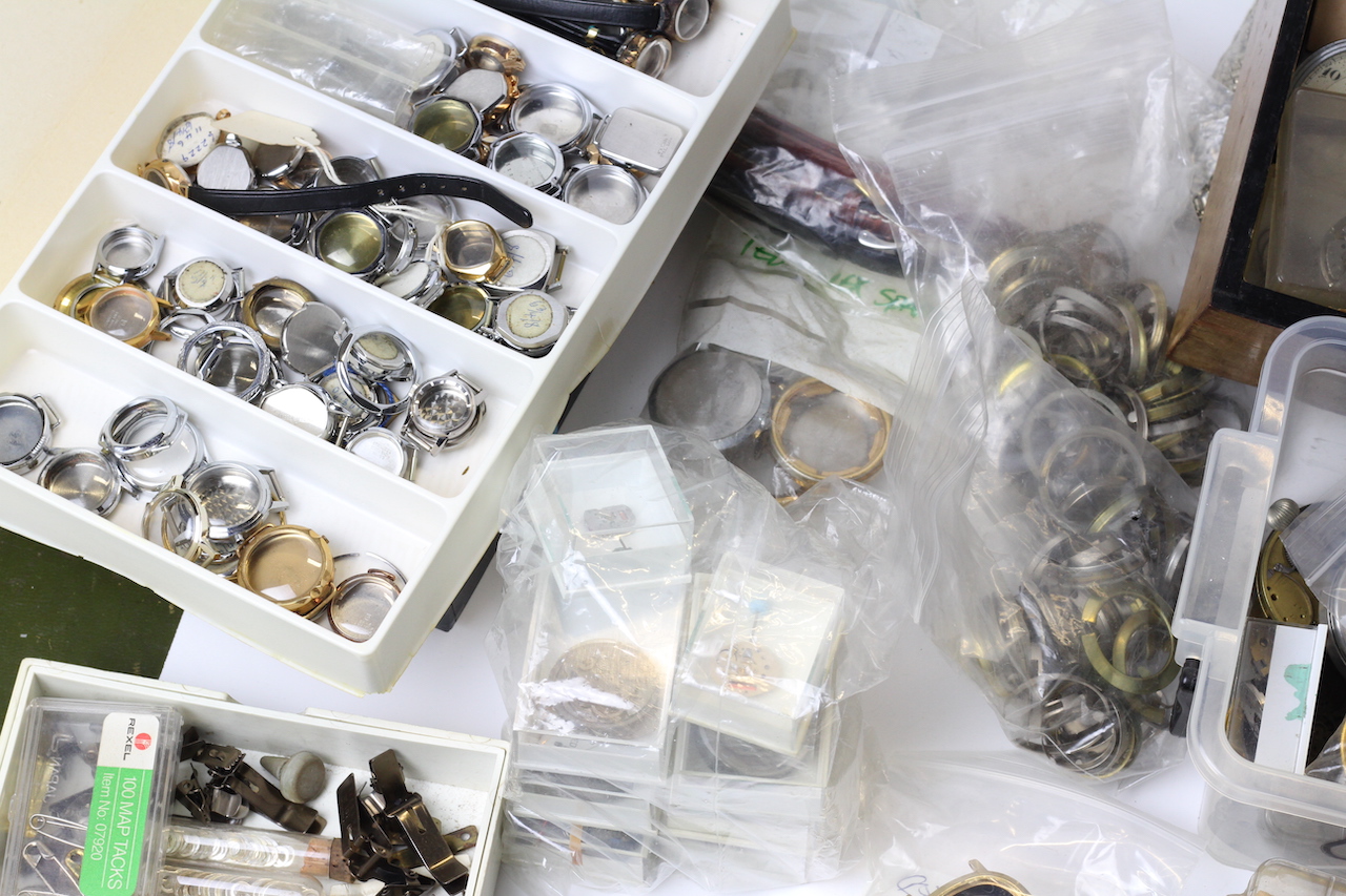 * TO BE SOLD WITHOUT RESERVE* A large box of vintage watch parts, dials and movements, including - Image 5 of 7