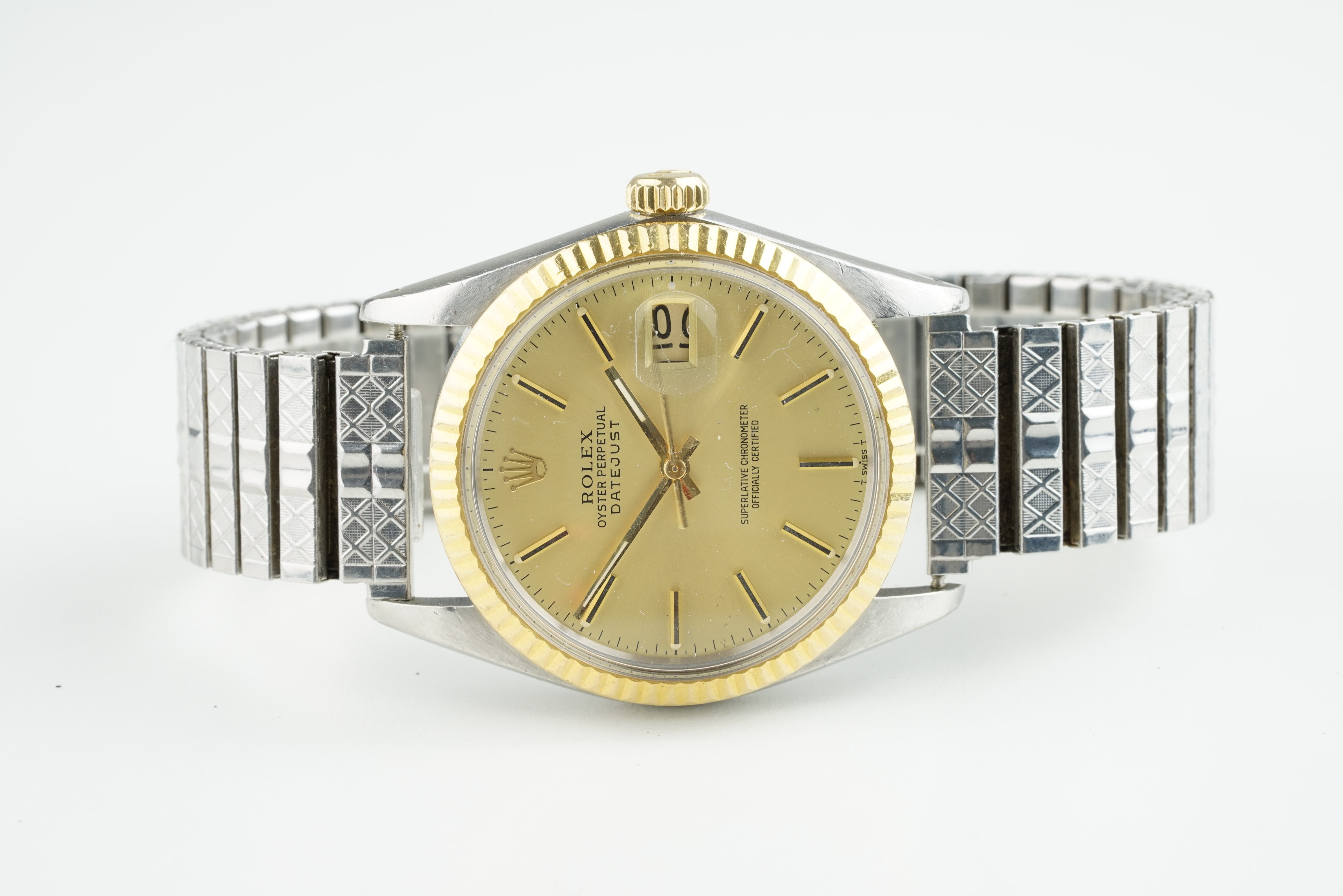 GENTLEMENS ROLEX OYSTER PEREPTUAL DATEJUST STEEL & GOLD WRISTWATCH REF. 16013 CIRCA 1986, circular