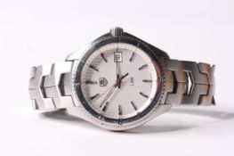 TAG HEUER LINK QUARTZ WATCH, circular off-white striped dial, baton hour markers, date function at 3