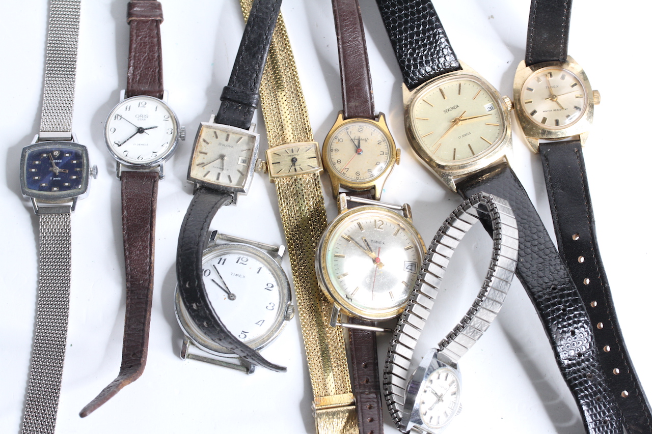 *TO BE SOLD WITHOUT RESERVE* JOB LOT OF VINTAGE WATCHES INCLUDING BULOVA LADIES, TIMEX, ACCURIST,