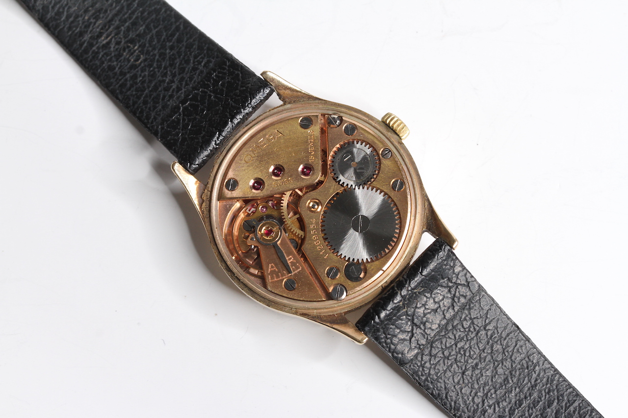 9CT VINTAGE OMEGA MANUAL WIND CIRCA 1947 - Image 4 of 4