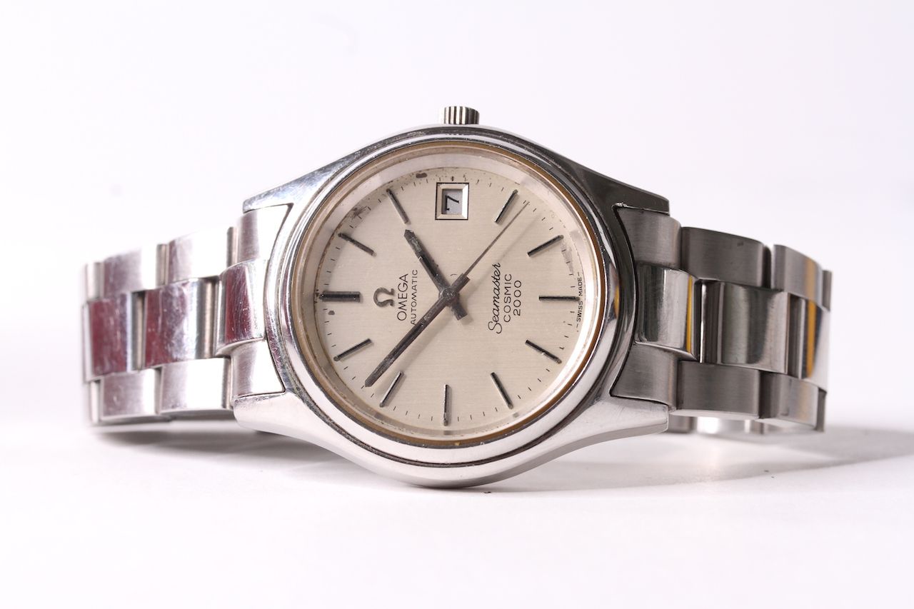 VINTAGE OMEGA SEAMASTER COSMIC 2000 WITH OMEGA TRAVEL CASE, circular silver dial with baton hour - Image 2 of 2