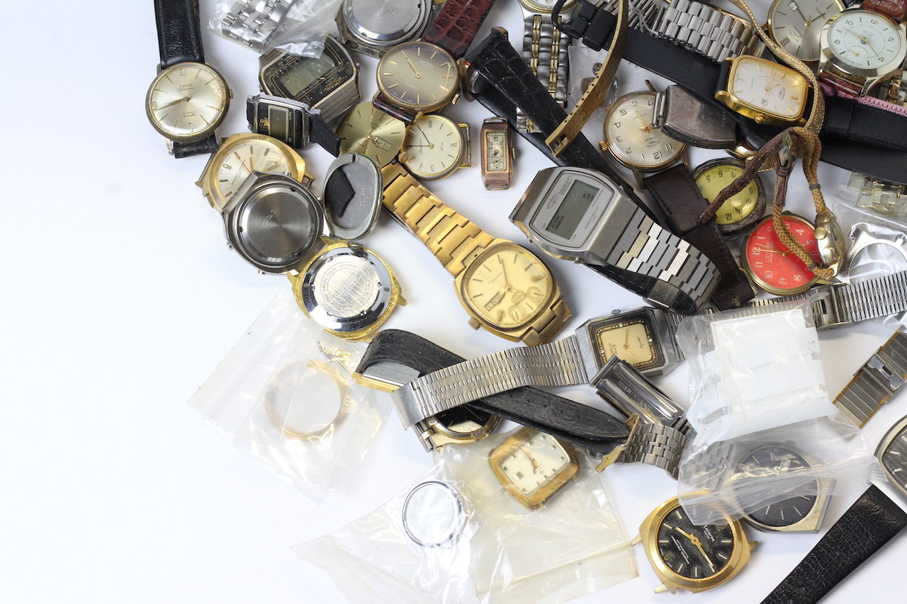 * TO BE SOLD WITHOUT RESERVE* A COLLECTION OF MISC WATCHES, VINTAGE AND MODERN INCLUDING TISSOT - Image 4 of 5