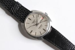 GENTLEMENS LONGINES ADMIRAL AUTOMATIC DAY DATE WRISTWATCH REF. 8345 3, circular grey dial with stick