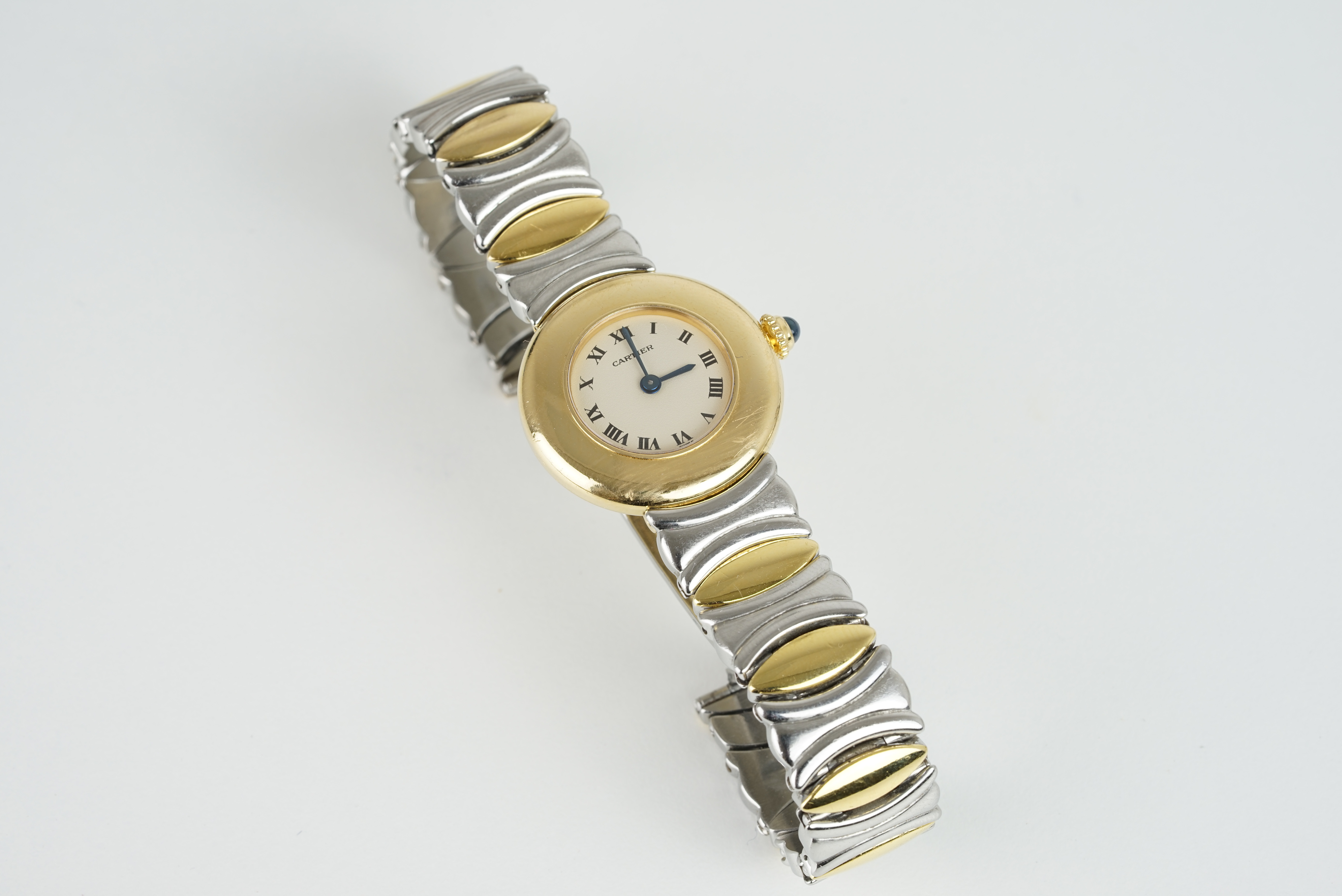 LADIES CARTIER BAIGNOIRE RHONDE 18CT GOLD WRISTWATCH REF. 8057, circular off white dial with gin