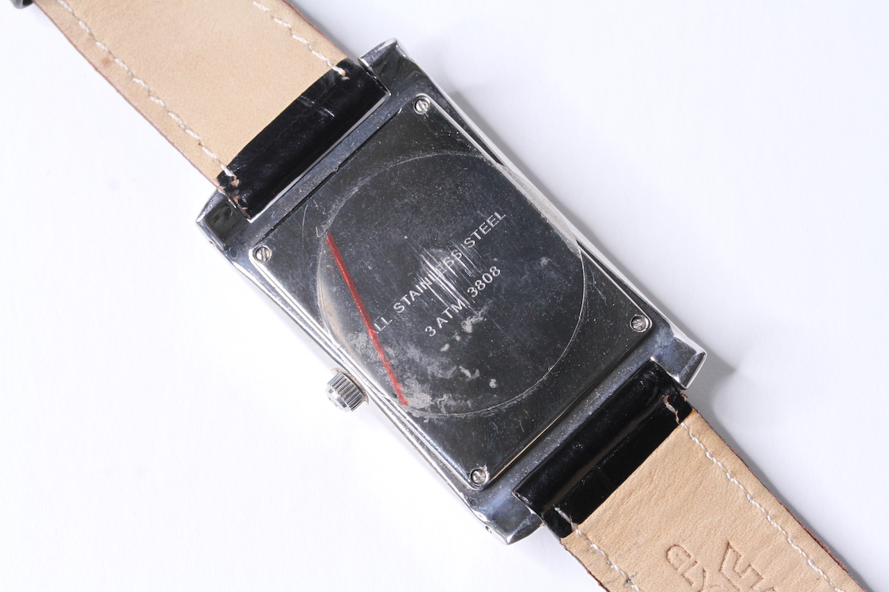 GLYCINE QUARTZ WRIST WATCH, rectangular black dial with arabic numeral hour markers, 29mm - Image 2 of 2