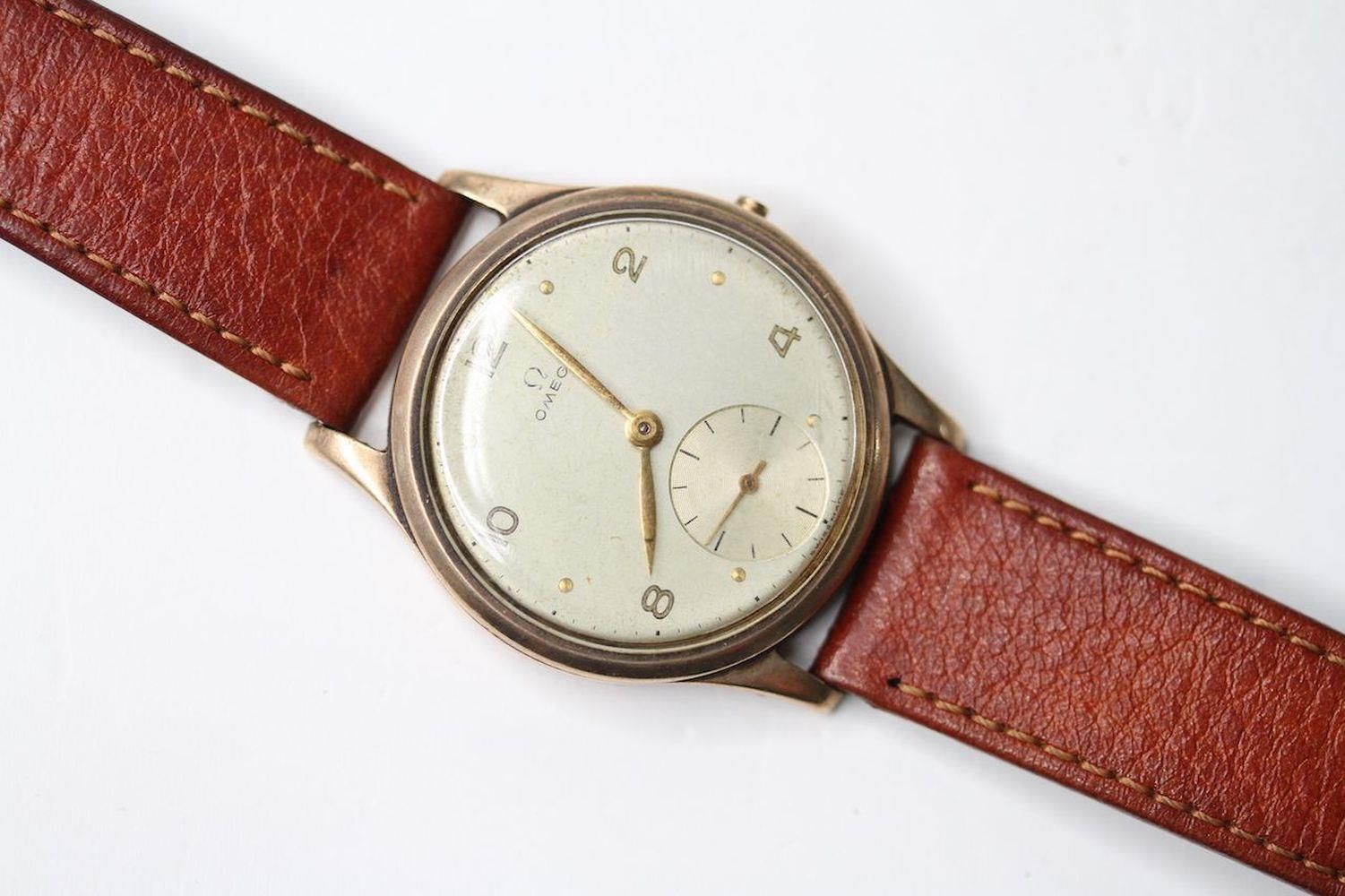 VINTAGE 9CT OMEGA 30T2 WITH BOX circa 1940s, circular dial, Arabic and dot hour markers, - Image 3 of 6