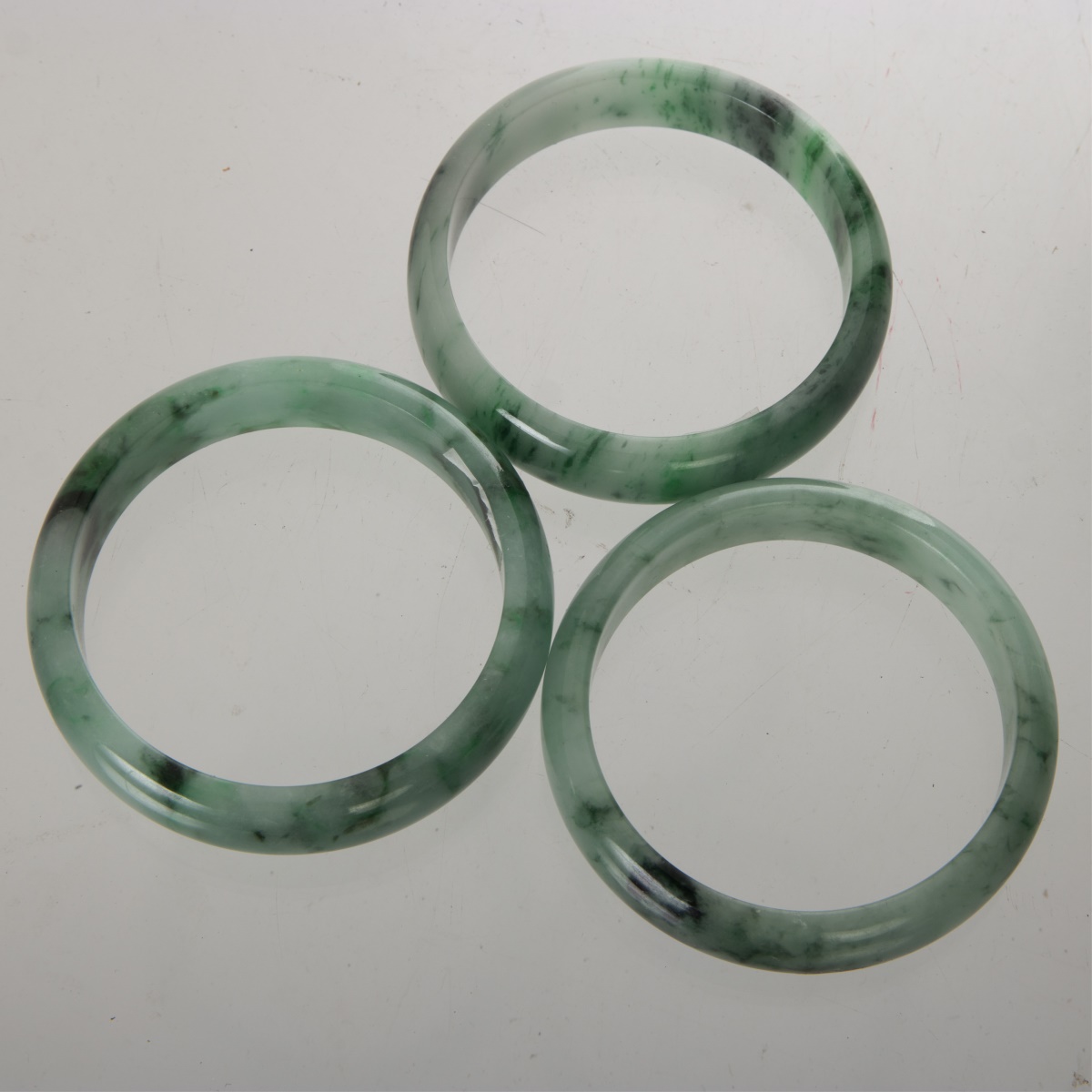 SET OF THREE JADE BANGLES - Image 3 of 6