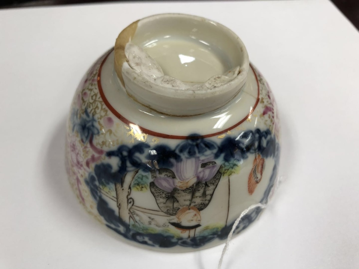 A CANTONESE GLAZED CUP - Image 7 of 8
