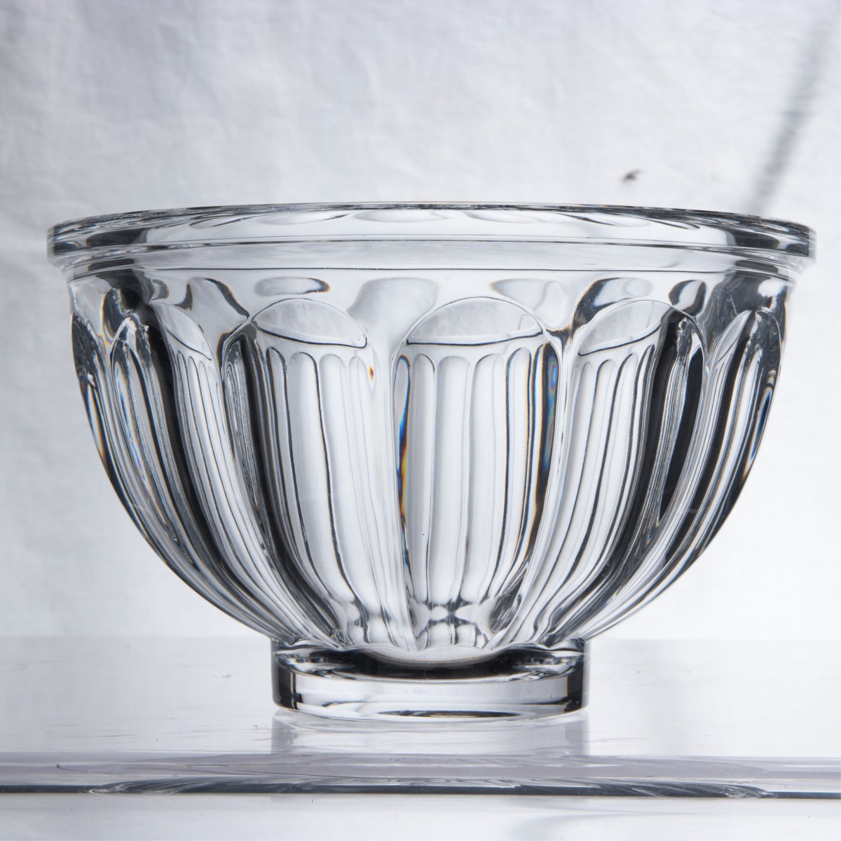 PAIR OF THICK GLASS BOWLS - Image 3 of 6