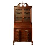 TRADITIONAL UPRIGHT SECRETARY DESK