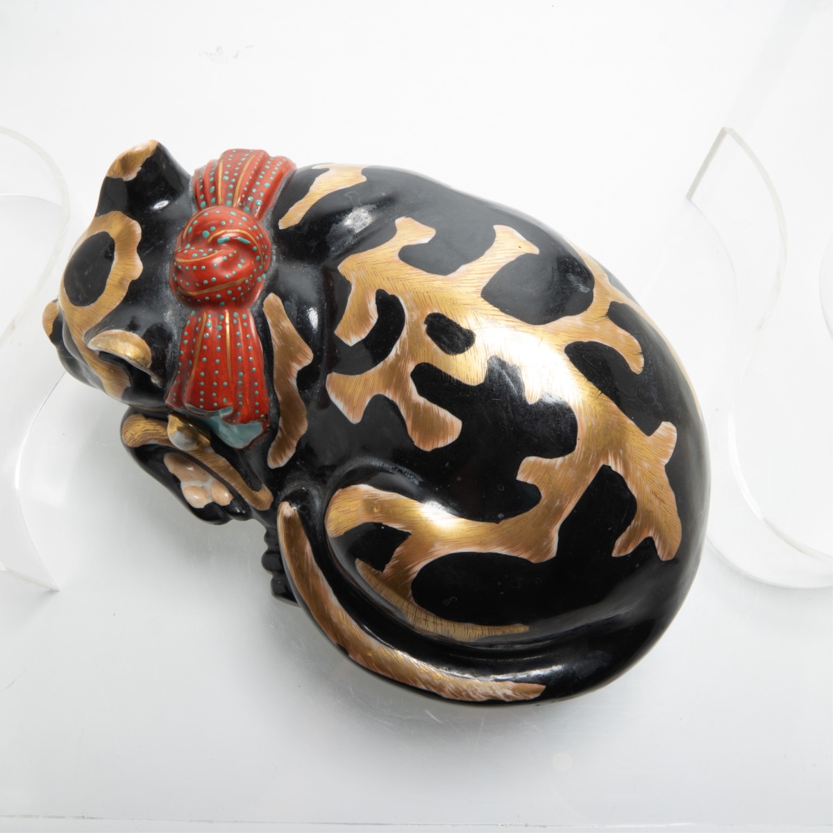 KUTANI STYLE PORCELAIN CAT FIGURE - Image 5 of 6