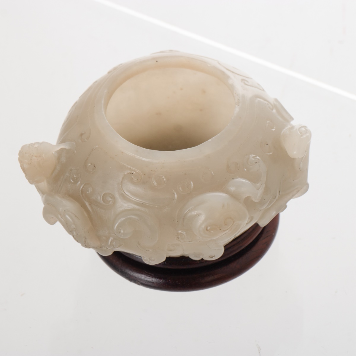 A WHITE JADE INKWELL WITH STAND - Image 2 of 12