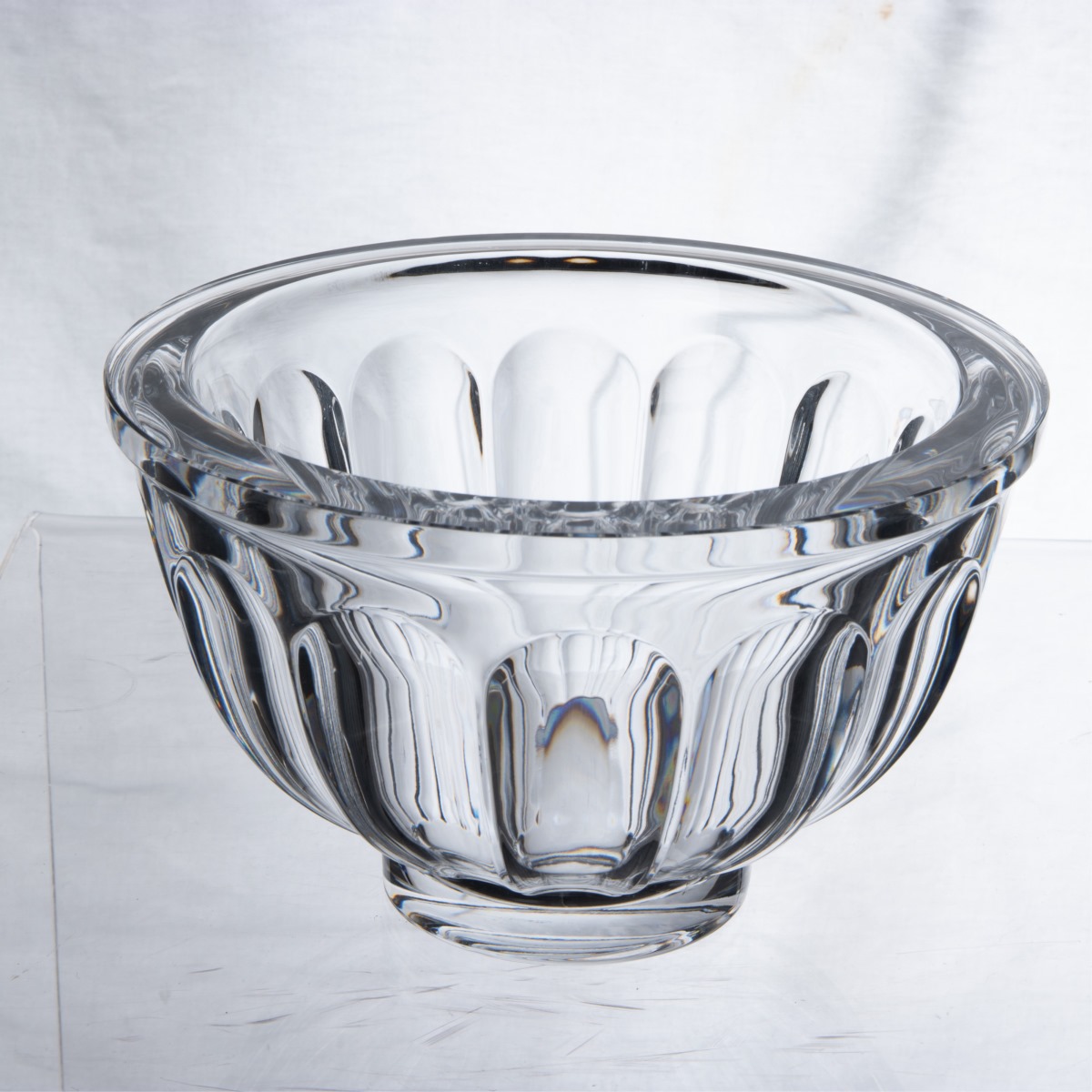 PAIR OF THICK GLASS BOWLS - Image 5 of 6